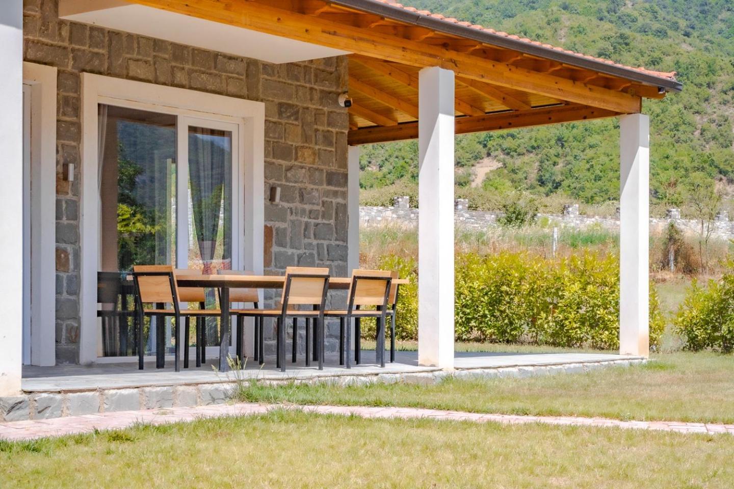 Bujtina Lumo & Pool Villa Përmet Екстериор снимка