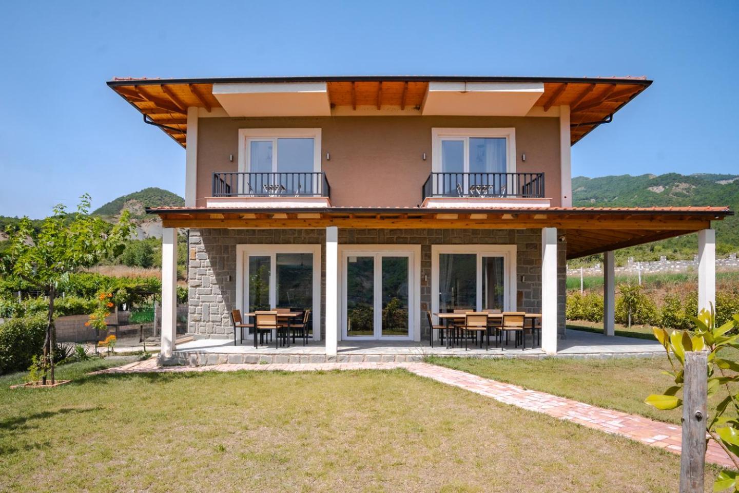 Bujtina Lumo & Pool Villa Përmet Екстериор снимка