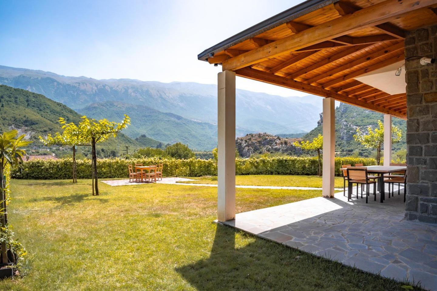 Bujtina Lumo & Pool Villa Përmet Екстериор снимка